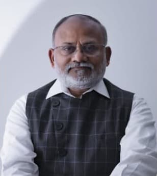 Portrait of Dr. Veerender Chennoju